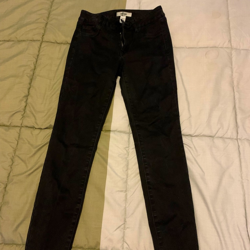 Juniors Refuge Black Jeans